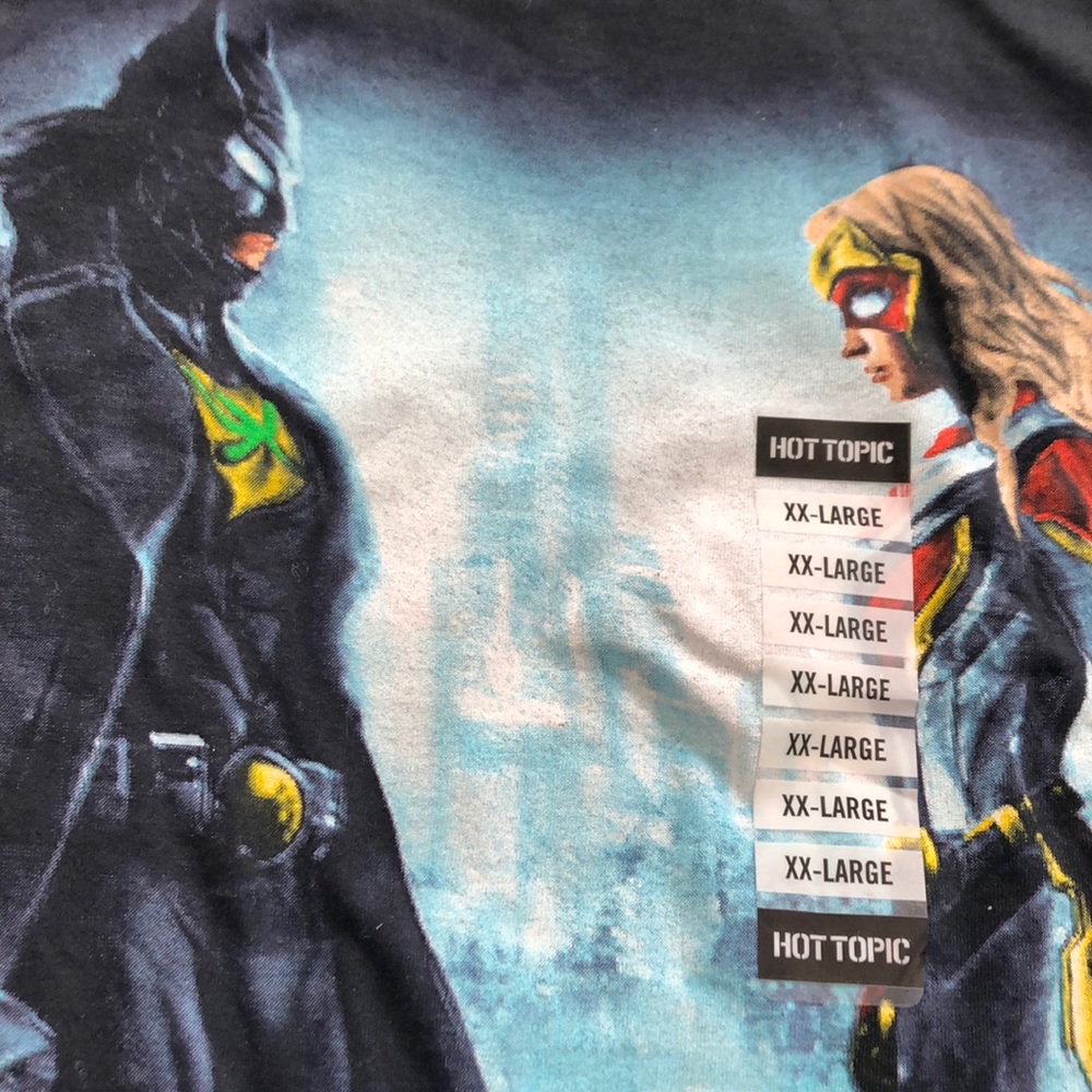 Hot Topic T-Shirt - Picture 3 of 4